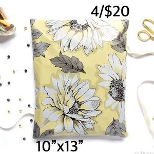 4/$20 -20 Sunflower Poly mailer 10”x13”